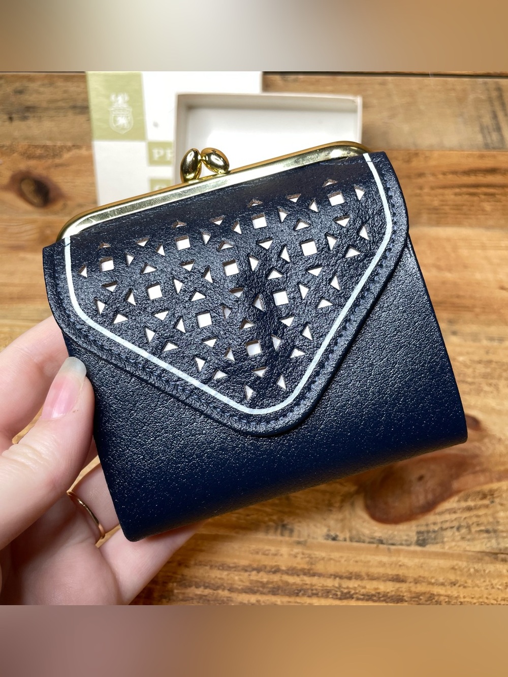 Vintage Prince Gardner Navy Split Buffalo Leather Wallet Kiss Lock Coin Purse
